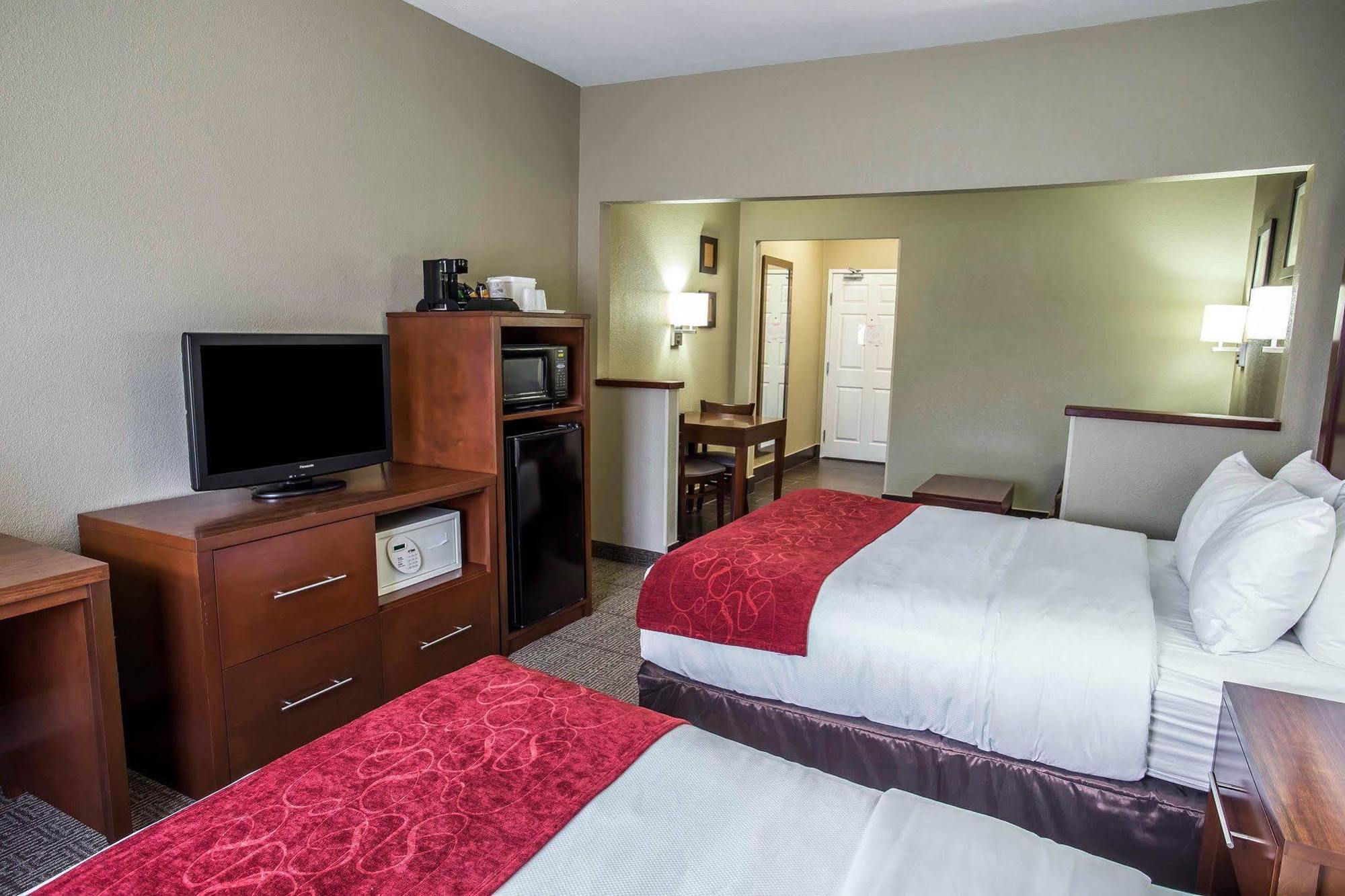 Quality Suites Near West Acres Fargo Eksteriør billede